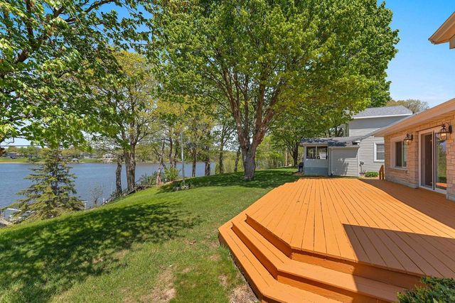 2530 W PALISADES DRIVE, Appleton, WI 54915