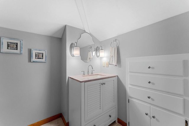 2530 W PALISADES DRIVE, Appleton, WI 54915