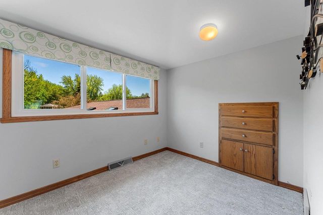 2530 W PALISADES DRIVE, Appleton, WI 54915