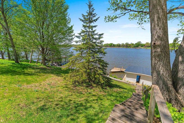 2530 W PALISADES DRIVE, Appleton, WI 54915