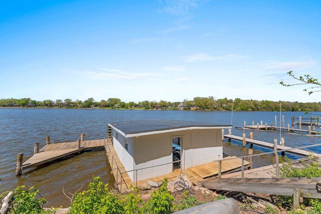 2530 W PALISADES DRIVE, Appleton, WI 54915