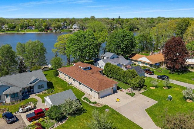 2530 W PALISADES DRIVE, Appleton, WI 54915