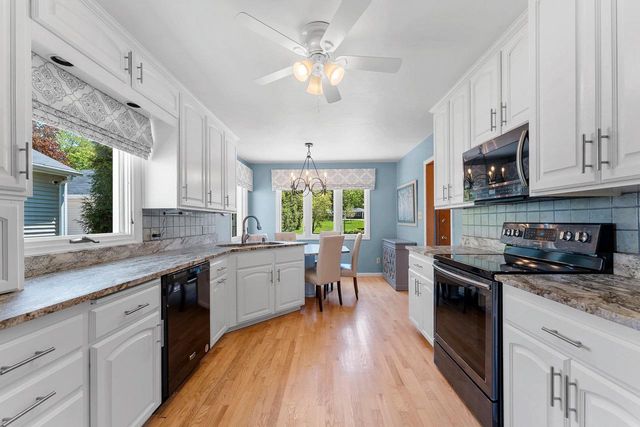 2530 W PALISADES DRIVE, Appleton, WI 54915