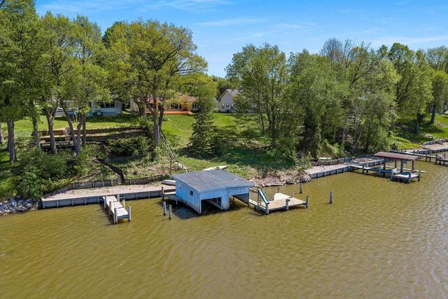 2530 W PALISADES DRIVE, Appleton, WI 54915