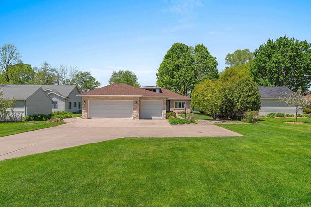 2530 W PALISADES DRIVE, Appleton, WI 54915
