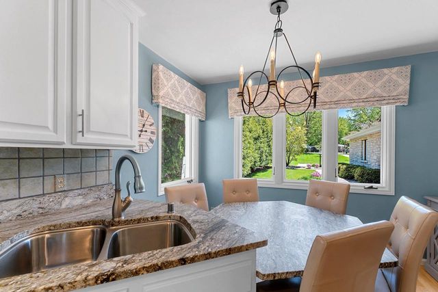 2530 W PALISADES DRIVE, Appleton, WI 54915