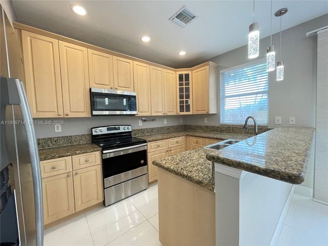 6524 Hidden Cove Dr 1-4, Davie, FL 33314