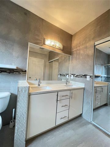 6524 Hidden Cove Dr 1-4, Davie, FL 33314