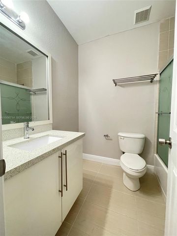 6524 Hidden Cove Dr 1-4, Davie, FL 33314