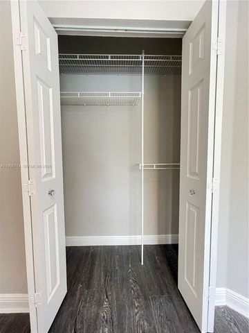 6524 Hidden Cove Dr 1-4, Davie, FL 33314