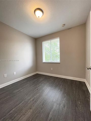 6524 Hidden Cove Dr 1-4, Davie, FL 33314