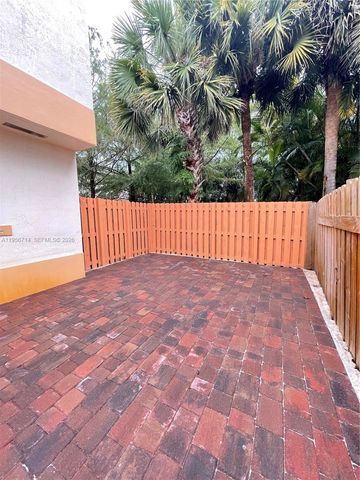 6524 Hidden Cove Dr 1-4, Davie, FL 33314