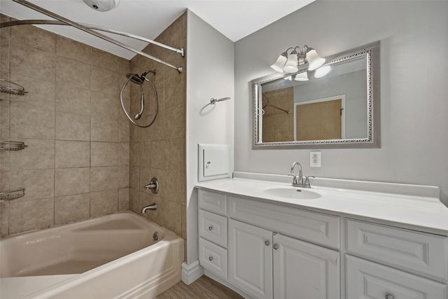 1341 Memorial Dr SE, Cedar Rapids, IA 52403