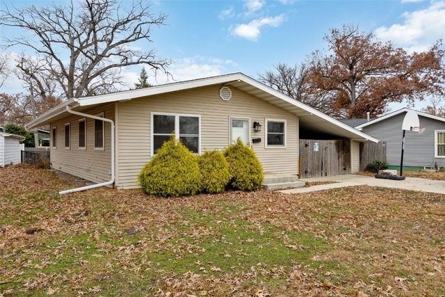 1341 Memorial Dr SE, Cedar Rapids, IA 52403