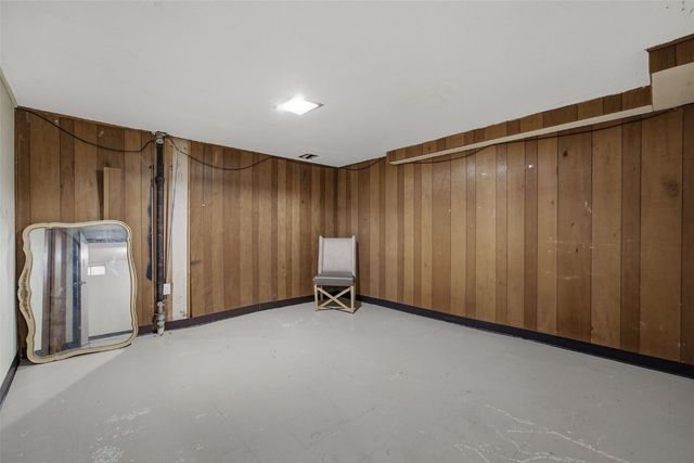 1341 Memorial Dr SE, Cedar Rapids, IA 52403