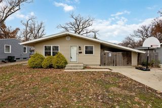 1341 Memorial Dr SE, Cedar Rapids, IA 52403