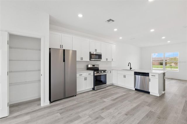 833 E COLVILLE DR, Poinciana, FL 34759