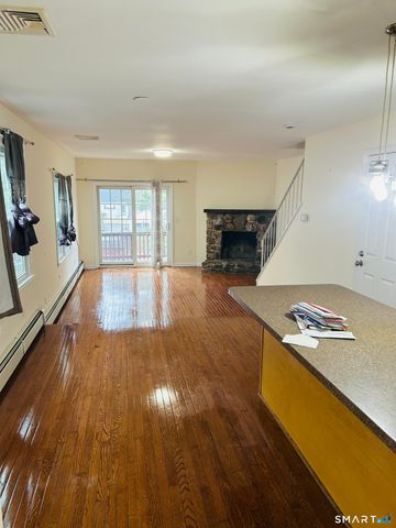 82 Sunrise Avenue 82, Fairfield, CT 06824