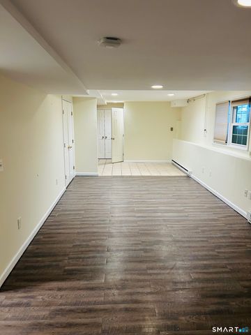 82 Sunrise Avenue 82, Fairfield, CT 06824