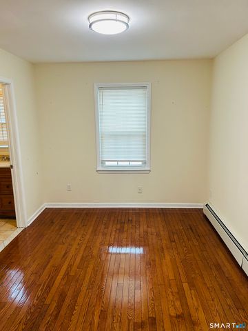 82 Sunrise Avenue 82, Fairfield, CT 06824