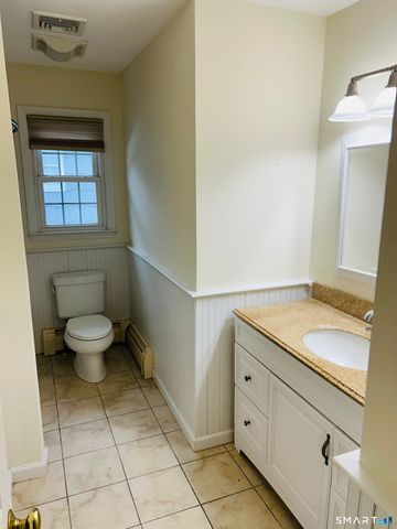 82 Sunrise Avenue 82, Fairfield, CT 06824