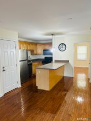 82 Sunrise Avenue 82, Fairfield, CT 06824