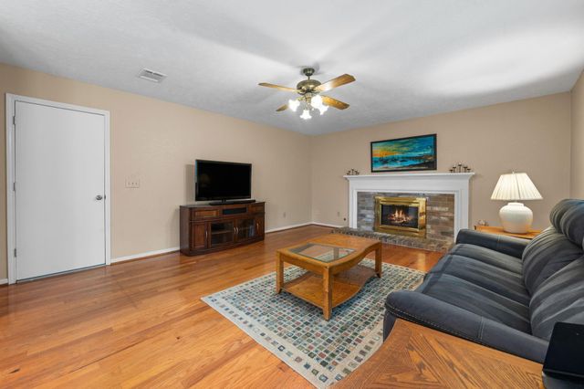 9302 Wandsworth Drive, Spring, TX 77379