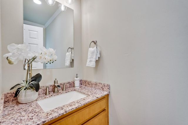 447 Oak Avenue, Redwood City, CA 94061