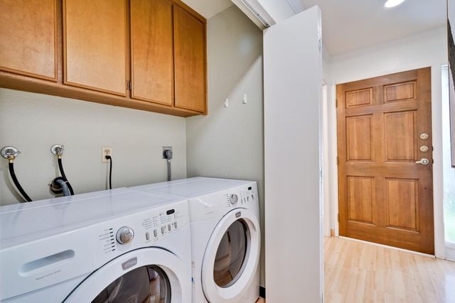 447 Oak Avenue, Redwood City, CA 94061