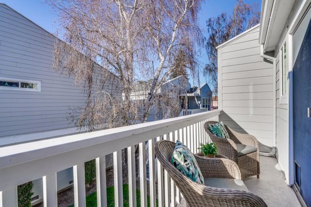 447 Oak Avenue, Redwood City, CA 94061