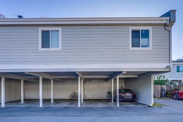 447 Oak Avenue, Redwood City, CA 94061