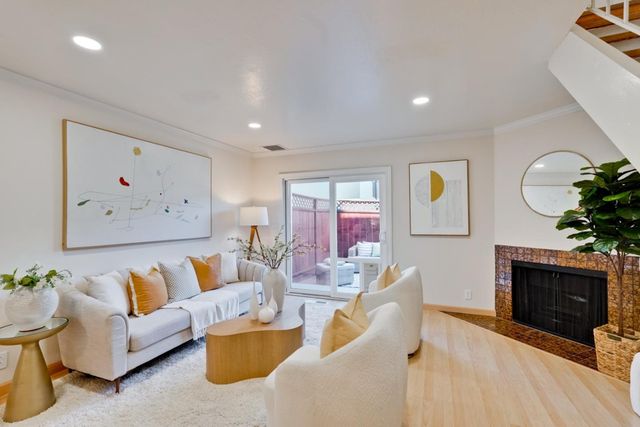 447 Oak Avenue, Redwood City, CA 94061