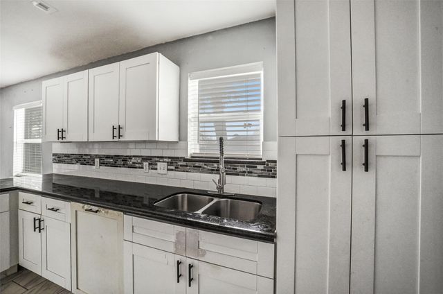 6015 W Airport Boulevard, Houston, TX 77035