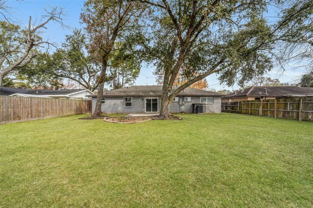 6015 W Airport Boulevard, Houston, TX 77035