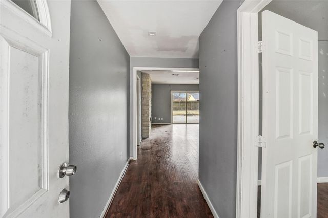 6015 W Airport Boulevard, Houston, TX 77035