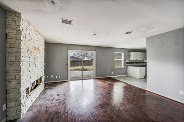 6015 W Airport Boulevard, Houston, TX 77035