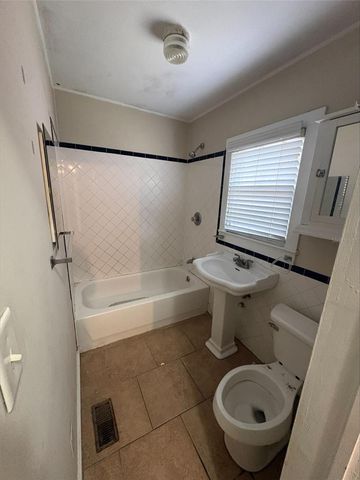 425 AVENUE B NE, Winter Haven, FL 33881