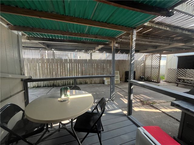 1453 14th St, Corpus Christi, TX 78404