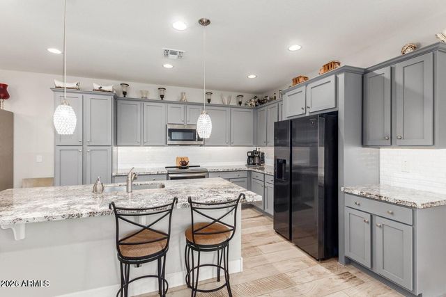 4498 BESANT Way, Wickenburg, AZ 85390