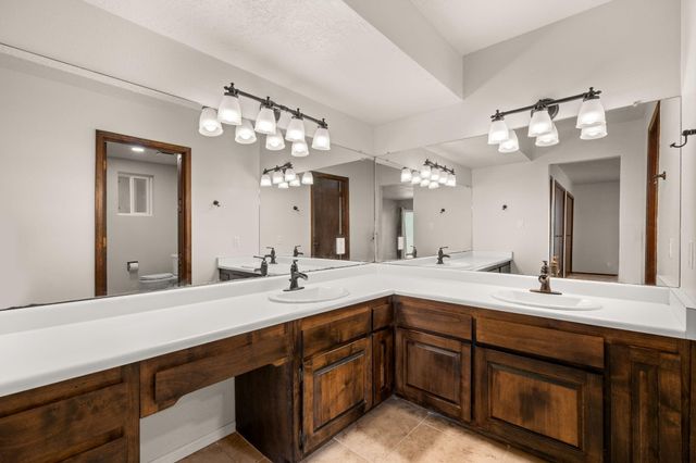 3108 DALLAS Street NE, Albuquerque, NM 87110