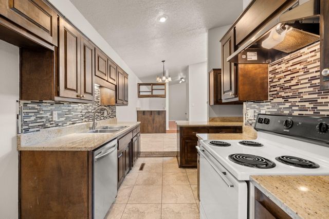 3108 DALLAS Street NE, Albuquerque, NM 87110