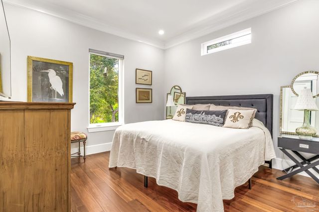 1522 White Caps Ln, Pensacola, FL 32507