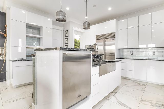 1522 White Caps Ln, Pensacola, FL 32507