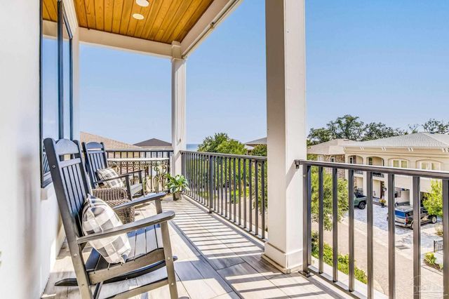 1522 White Caps Ln, Pensacola, FL 32507