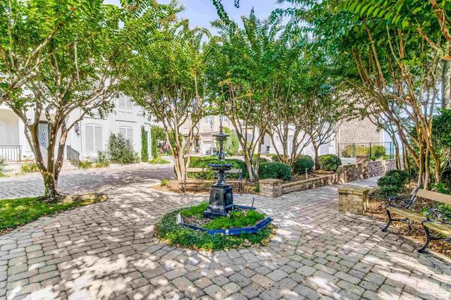 1522 White Caps Ln, Pensacola, FL 32507