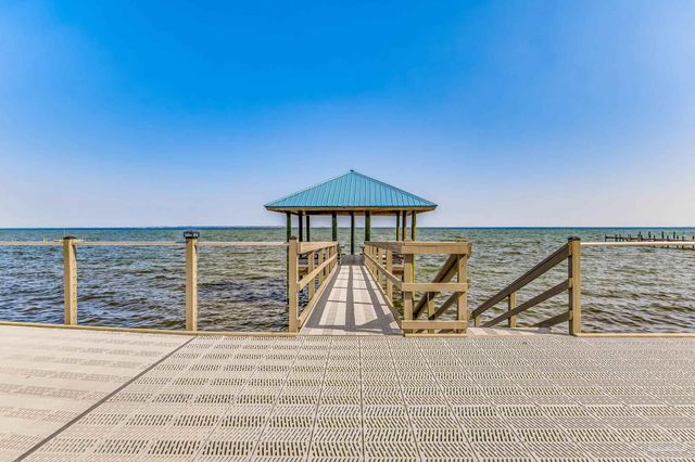 1522 White Caps Ln, Pensacola, FL 32507