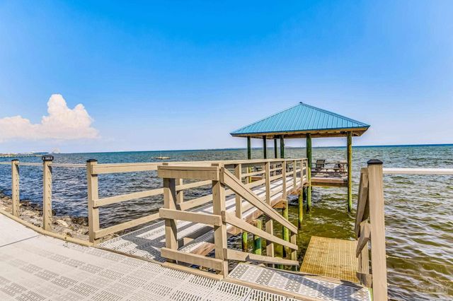 1522 White Caps Ln, Pensacola, FL 32507