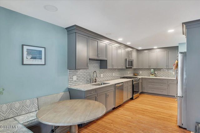 1003 Sterling Ridge Drive, Rensselaer, NY 12144