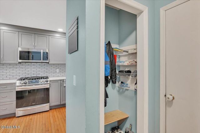 1003 Sterling Ridge Drive, Rensselaer, NY 12144