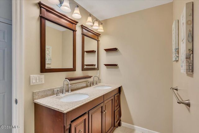 1003 Sterling Ridge Drive, Rensselaer, NY 12144